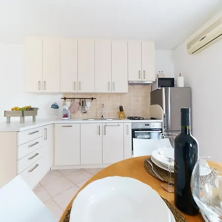 Apartment By The Sea Preko, Ugljan - 14985