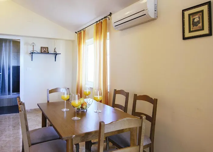 By The Sea Preko, Ugljan - 14985 * بريكو