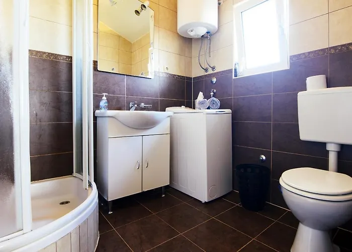 By The Sea Preko, Ugljan - 14985 بريكو