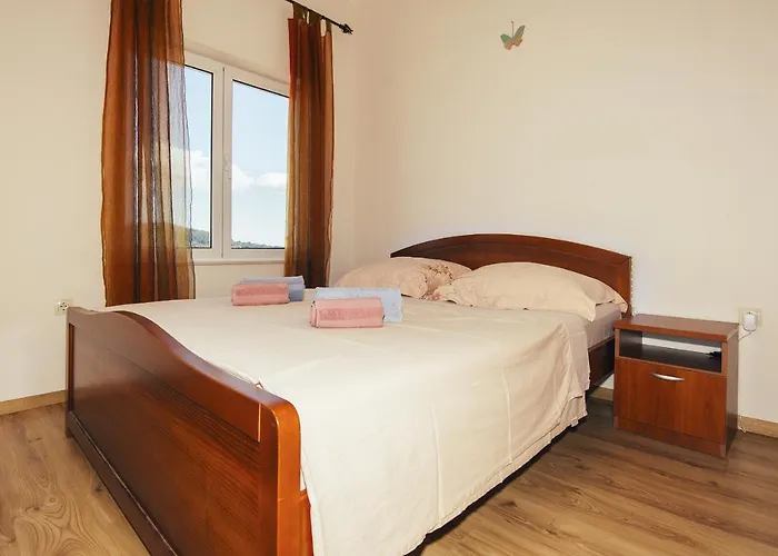 By The Sea Preko, Ugljan - 14985 بريكو